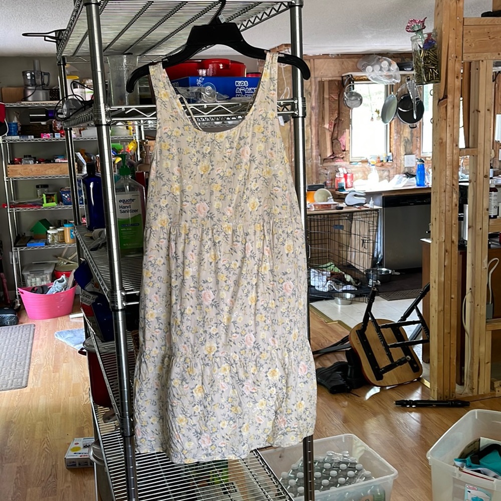 Adorable sundress, juniors medium